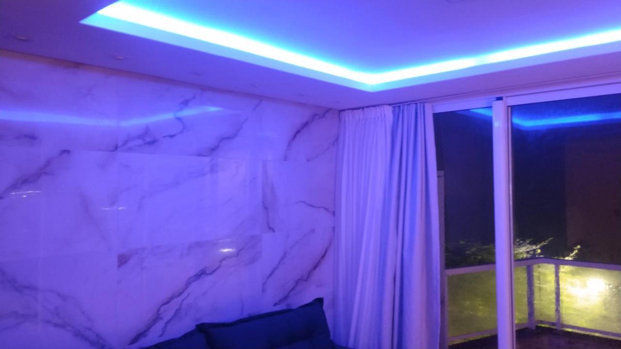 Apartamento De Cobertura Frente Para O Mar Itapema Esterno foto